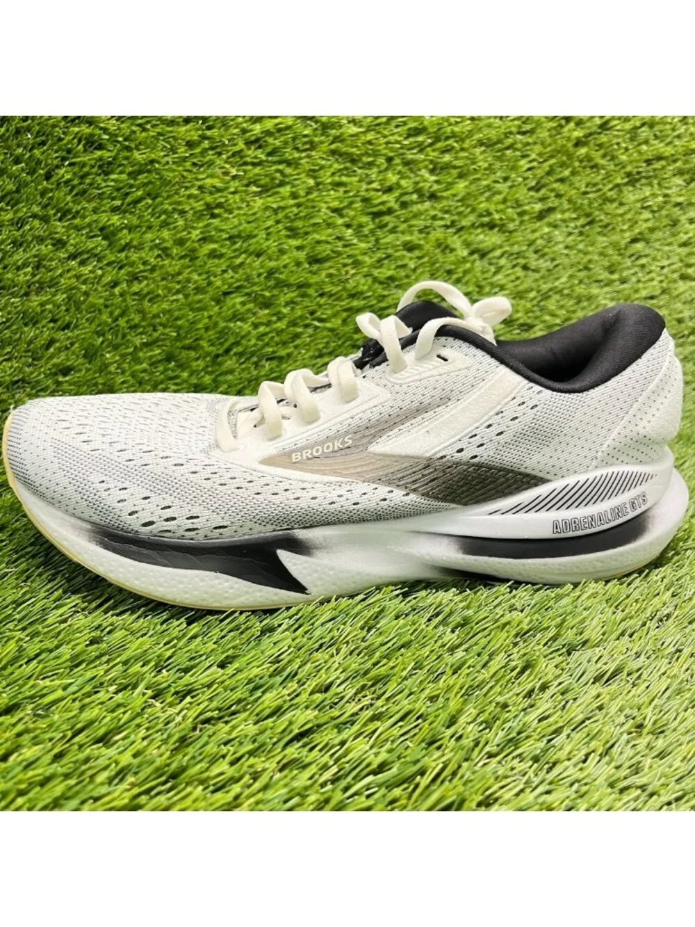 Brooks Adrenaline GTS 24 Womens Size 9.5 White Athletic Running Shoes Sneakers